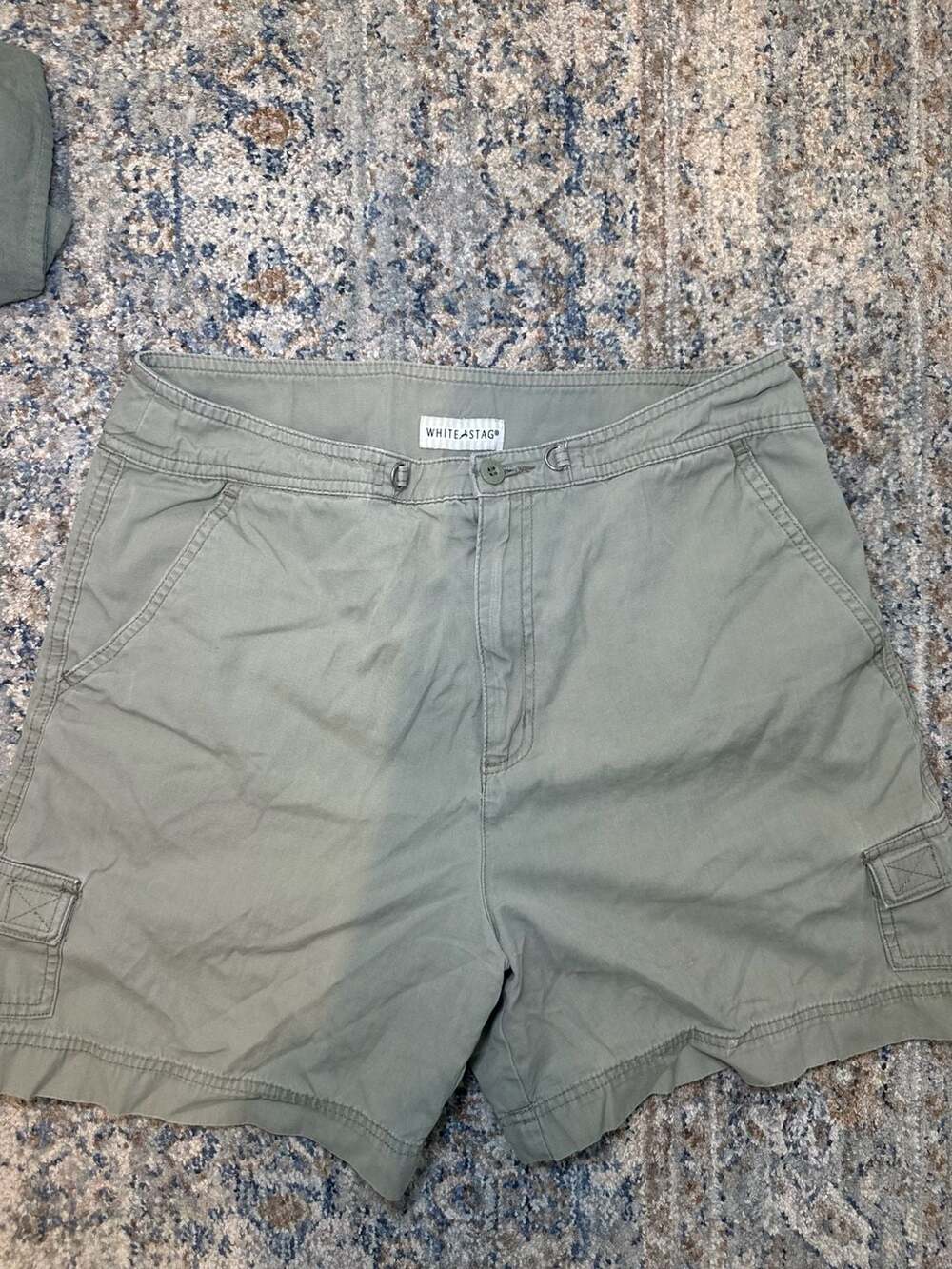 White Stag Ladies 12 Cargo Shorts Green Weeping Willow WSS14270